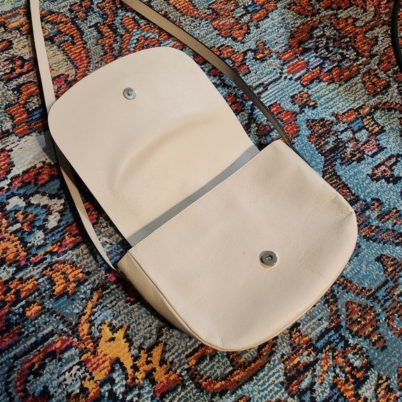 Vittoria Napoli Leather Crossbody Purse - Picture 7 of 8